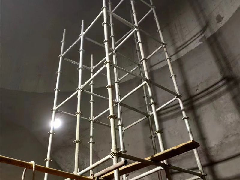 高強耐磨料施工現場